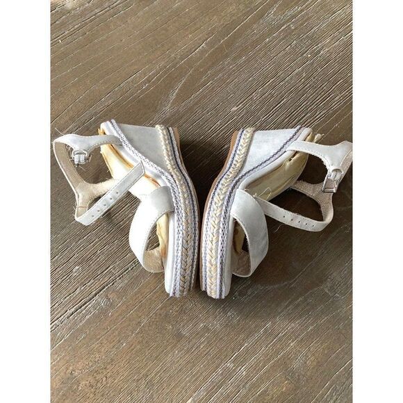 Stuart Weitzman girls wedge sandals Sz 11 dressy wedding silver shoes - Picture 4 of 6